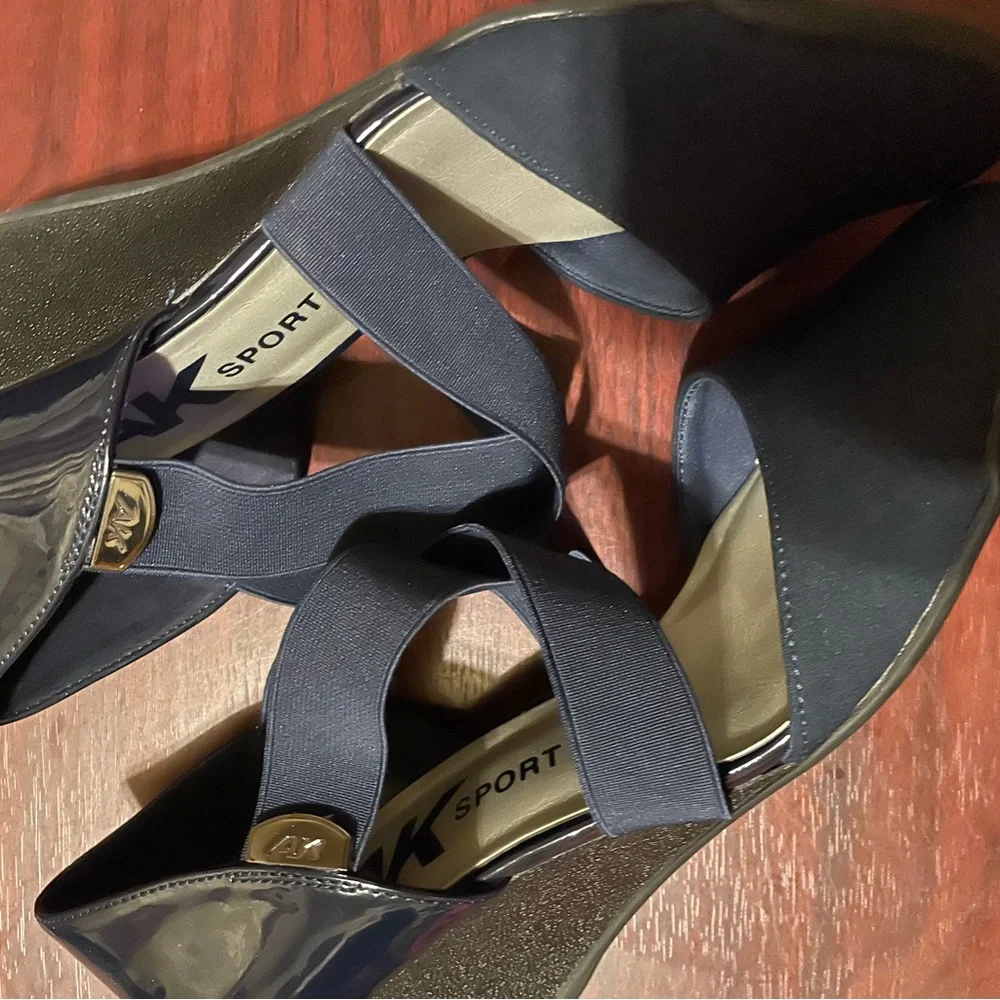 Anne Klein Black Heels Sophisticated Style - Picture 6 of 8